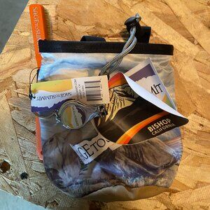 NWT Sage to Summit Bishop chalk bag gift set